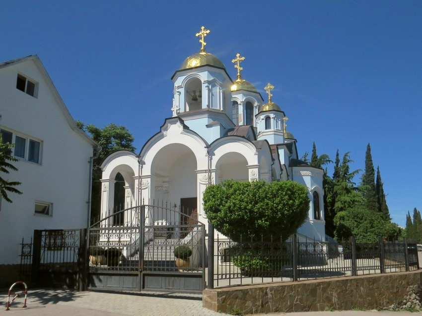 Гурзуф лайф фото крещение храм